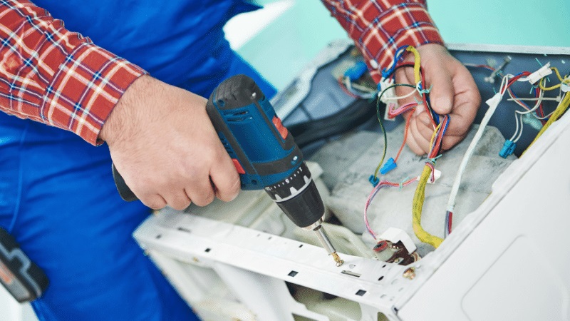 Turgutlu Eminçelik Eminçelik çamaşır makinesi kart tamiri – Su almama arızası orijinal parça ile giderildi. - Teknik servis örneği
